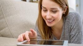 tablet žena woman